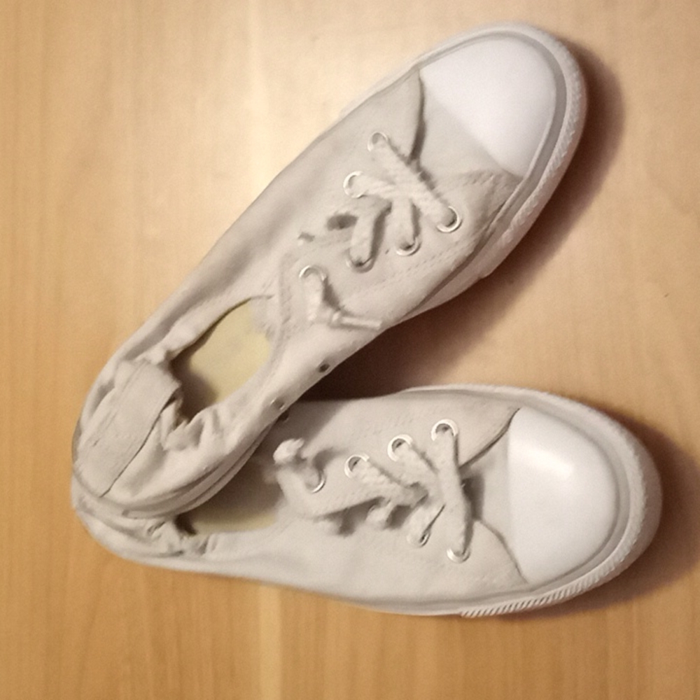Converse "All⭐Star" Pull On Sneakers in Size 9